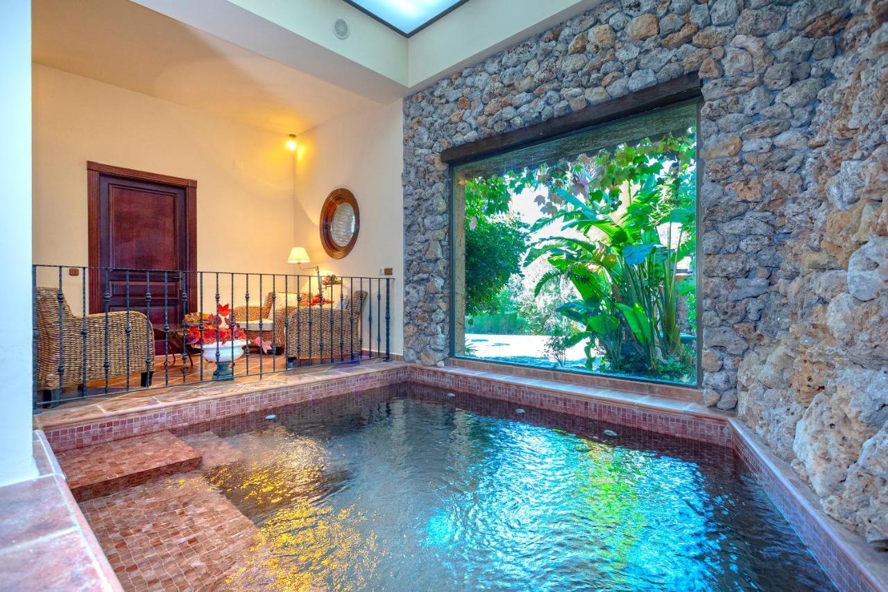 Casa Flores Con Piscina Interior Climatizada Alcaucin Exterior photo